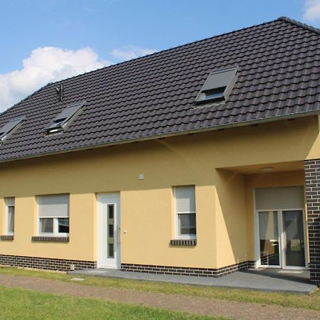 Ferienhaus Zur Eiche Am Dorfanger Villa Waldow Exterior photo